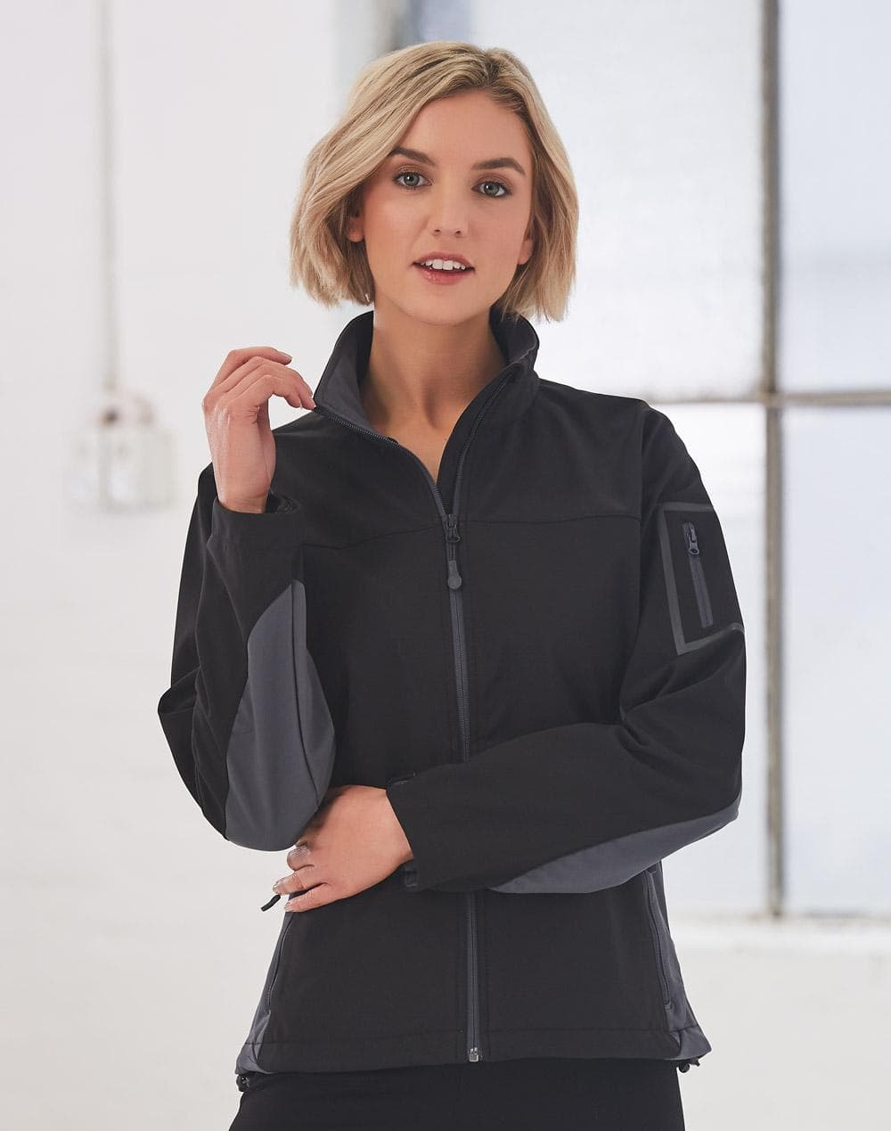 Ladies' Contrast Softshell Jacket